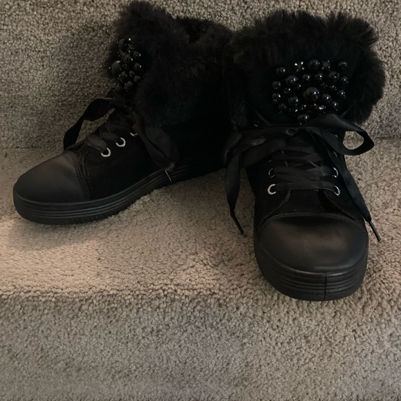 Worn Twice!! In Excellent Condition!! Ninety Union Warm Sneaker - Picture 3 of 10